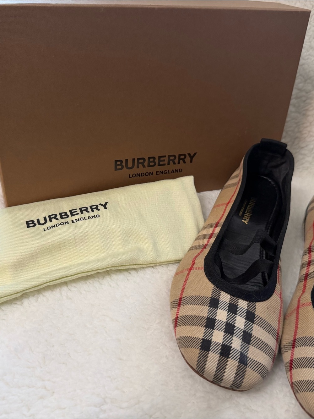 Burberry Tan Vintage Check Ballet Flats with Black Trim - Picture 2 of 6